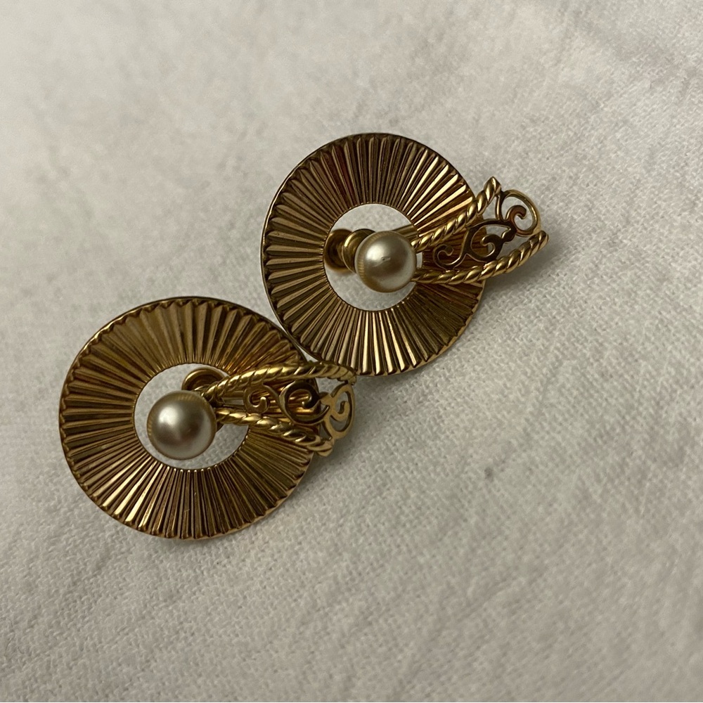 Vintage Van Dell 12k Gold Filled Pearl ribbon Screw Back Earrings